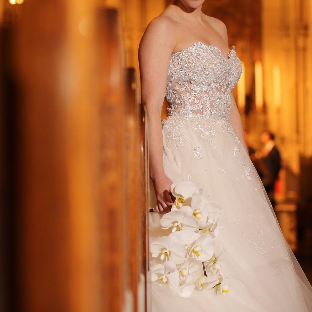 Stunning Designer Wedding Dress by Reem Acra, size 0 color cream